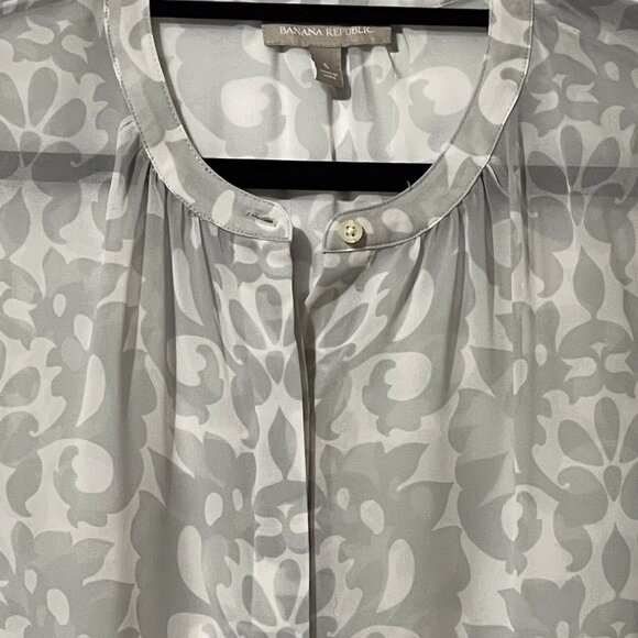 Banana Republic Womens Size Small Gray Floral Long Sleeve Blouse - Picture 2 of 6